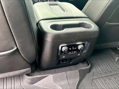 Used 2024 GMC Yukon AT4 w/ AT4 Premium Package AWD/4WD image 21