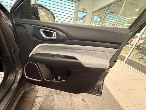 Certified 2022 Jeep Compass Latitude w/ Convenience Group image 35