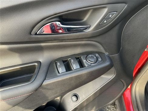 Used 2023 Chevrolet Equinox RS w/ LPO, Floor Liner Package image 15