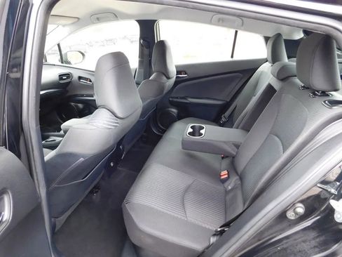 Used 2016 Toyota Prius Two image 8