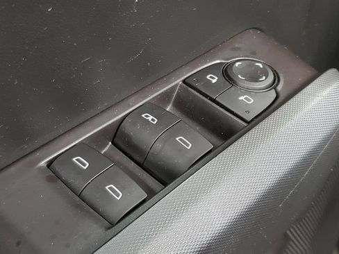 Used 2023 Chevrolet Colorado Trail Boss w/ Technology Package AWD/4WD image 31