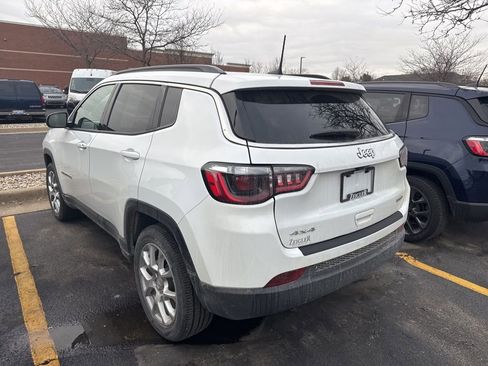 Used 2024 Jeep Compass Latitude w/ Sun and Sound Group image 8