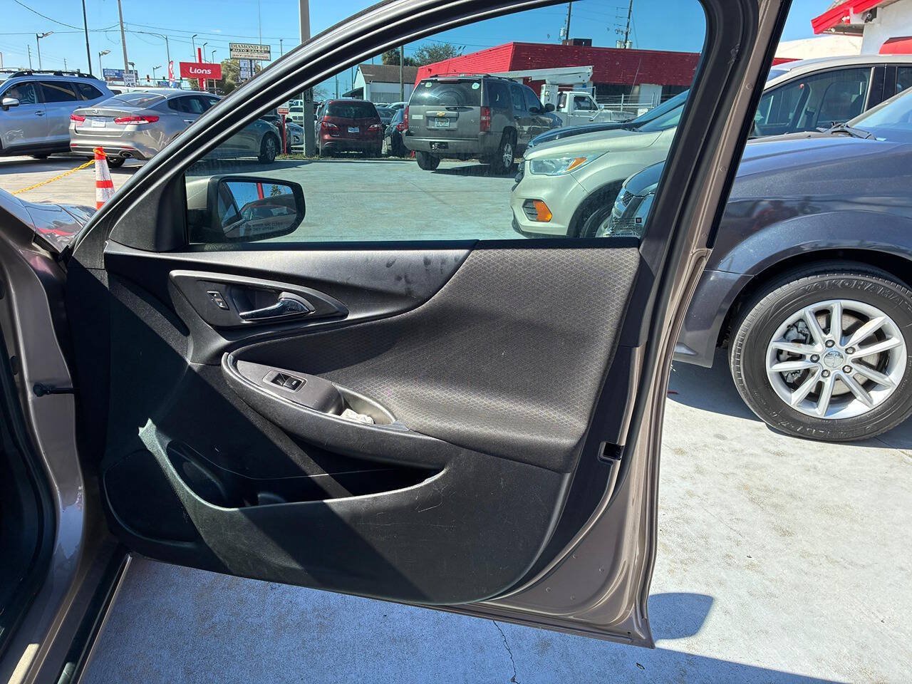 Used 2019 Chevrolet Malibu LT FWD image 13