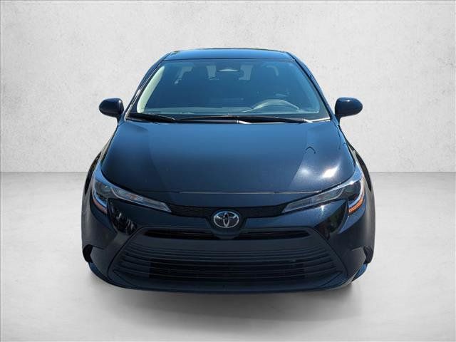 Certified 2025 Toyota Corolla LE FWD image 2