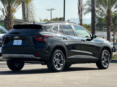 New 2026 Chevrolet Trax LT FWD image 4