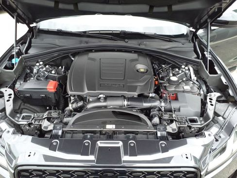 Certified 2025 Jaguar F-PACE R-Dynamic S image 12