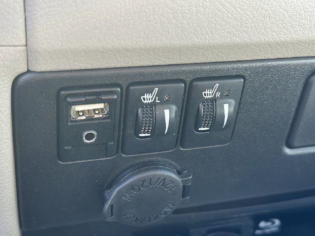 Used 2015 Toyota Sienna XLE Premium FWD image 34