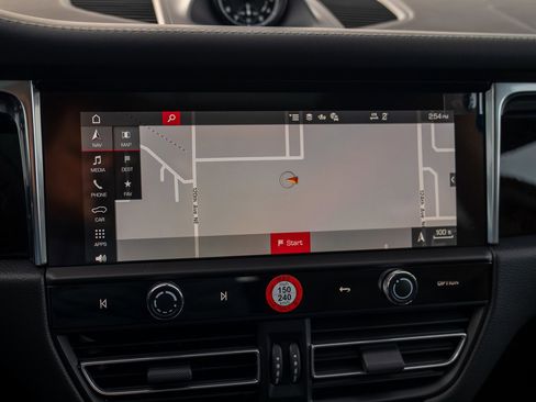 New 2026 Porsche Macan S image 18