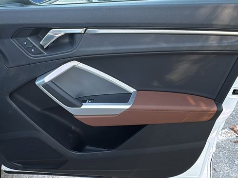 Certified 2025 Audi Q3 2.0T Premium image 30