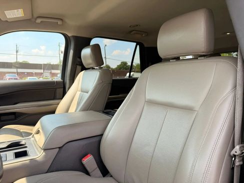 Used 2020 Ford Expedition XLT w/ Equipment Group 202A RWD image 12