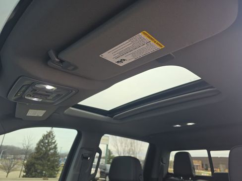 Used 2024 GMC Sierra 2500 Denali w/ Denali Reserve Package image 33