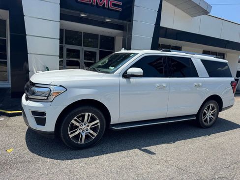 Used 2023 Ford Expedition Max Limited RWD image 2
