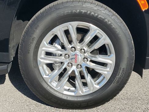 Used 2024 GMC Yukon XL SLT w/ SLT Luxury Package image 6