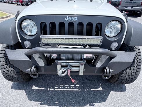 Used 2017 Jeep Wrangler Unlimited Sport AWD/4WD image 4