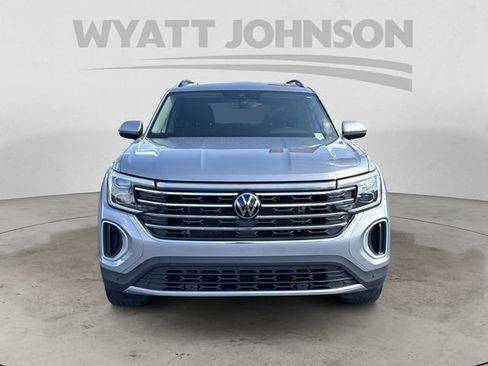 Used 2024 Volkswagen Atlas SE w/ Panoramic Sunroof Package image 8