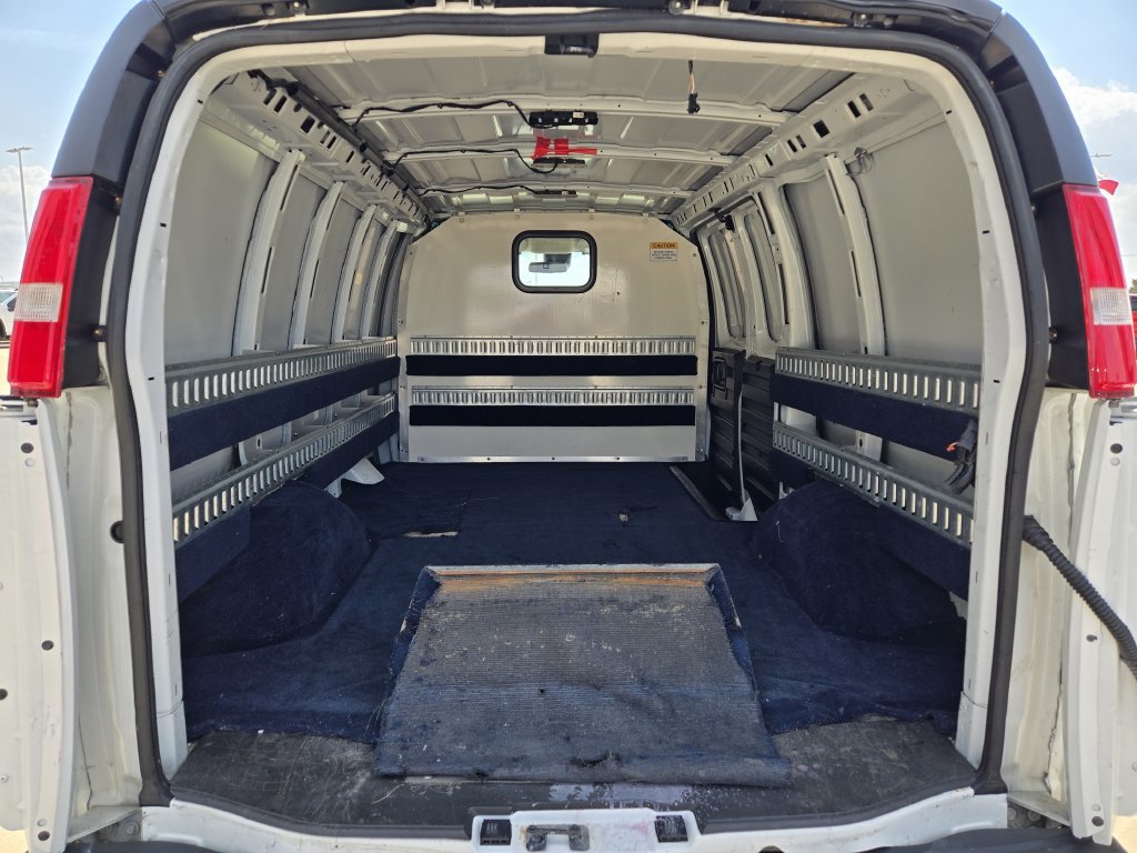 Used 2019 Chevrolet Express 2500 RWD image 31