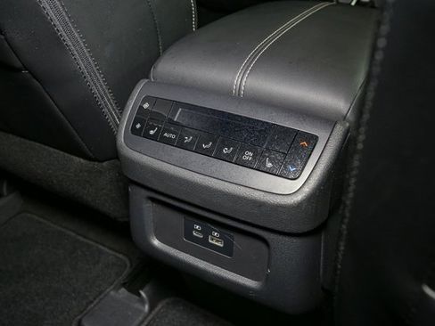 Used 2023 Nissan Pathfinder SL w/ SL Premium Package image 22