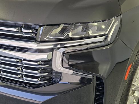 Used 2022 Chevrolet Suburban Premier RWD image 10