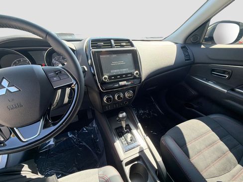 Used 2024 Mitsubishi Outlander Sport SE image 23