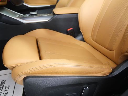 Used 2025 BMW M340i w/ Premium Package image 10