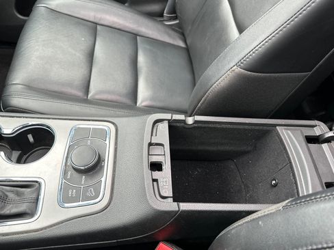 Used 2022 Jeep Grand Cherokee Limited w/ Trailer Tow Group IV image 34