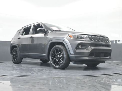 Used 2022 Jeep Compass Altitude image 58