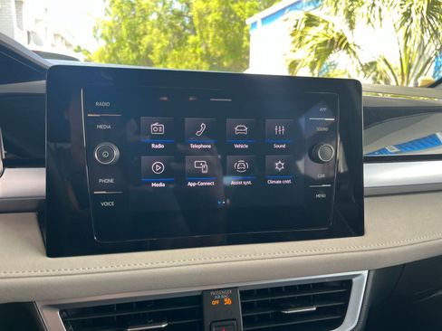 Used 2025 Volkswagen Taos SE image 20