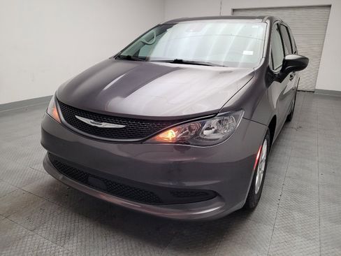 Used 2023 Chrysler Voyager LX FWD image 15