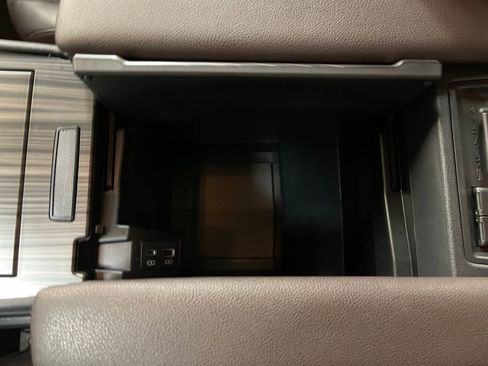 Certified 2024 Toyota Sienna Platinum image 25