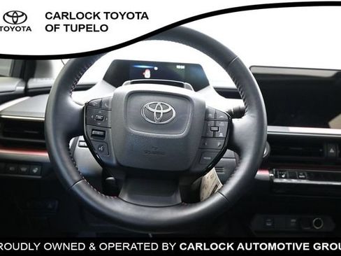 Used 2025 Toyota Prius Plug-In Hybrid FWD image 33