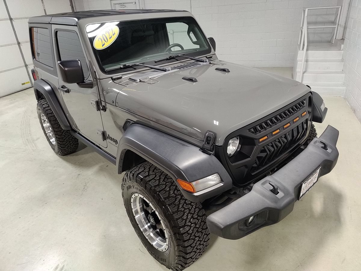 Used 2022 Jeep Wrangler Sport AWD/4WD image 2