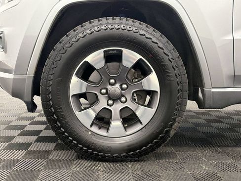 Used 2014 Jeep Grand Cherokee Altitude AWD/4WD image 13