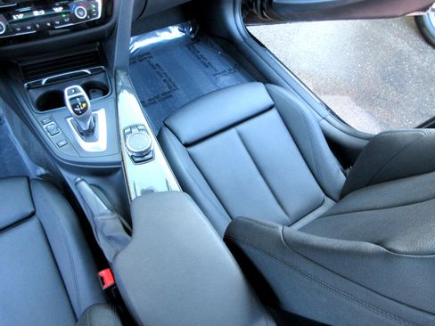 Used 2017 BMW 330i Sedan image 19