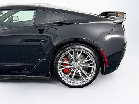 Used 2018 Chevrolet Corvette Z06 RWD image 40