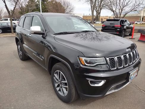 Used 2019 Jeep Grand Cherokee Limited w/ Luxury Group II image 2