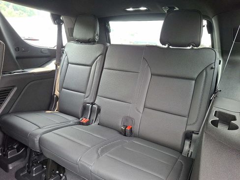Used 2024 GMC Yukon Denali w/ Advanced Technology Package AWD/4WD image 11