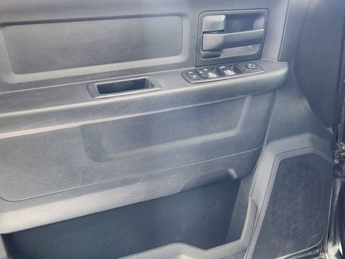 Used 2017 RAM 2500 Tradesman w/ Chrome Appearance Group image 16