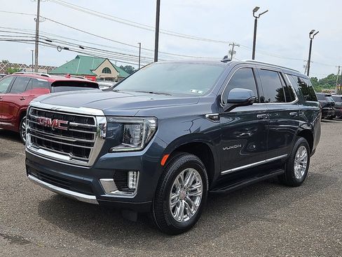 Used 2021 GMC Yukon SLT w/ SLT Premium Package AWD/4WD image 3