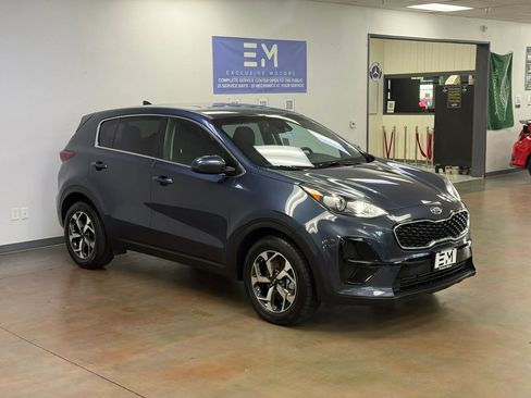 Used 2021 Kia Sportage LX FWD image 2