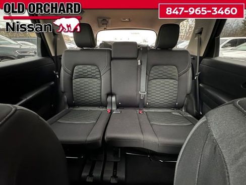 Used 2024 Nissan Pathfinder S AWD/4WD image 12