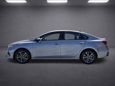 Used 2023 Kia Forte LXS FWD image 7