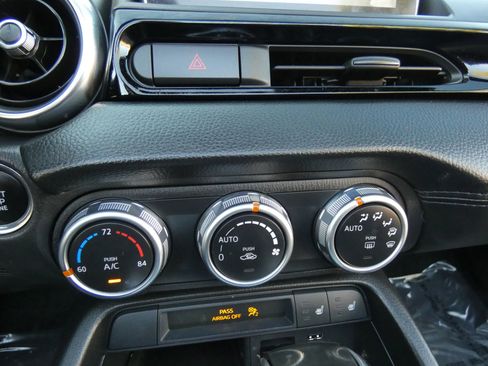 Used 2017 FIAT 124 Spider Lusso image 42