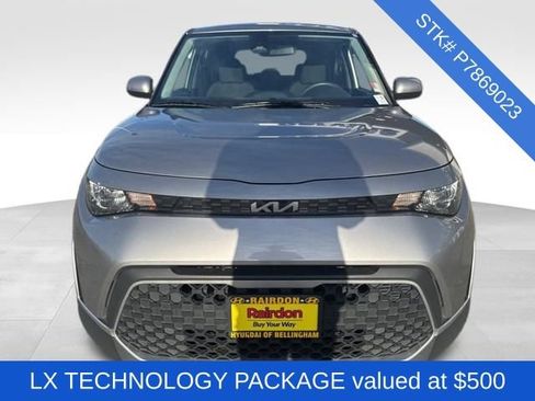 Used 2023 Kia Soul LX w/ LX Technology Package image 2
