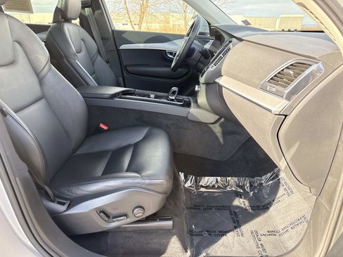 Used 2023 Volvo XC90 B5 Core w/ Protection Package Premier image 19