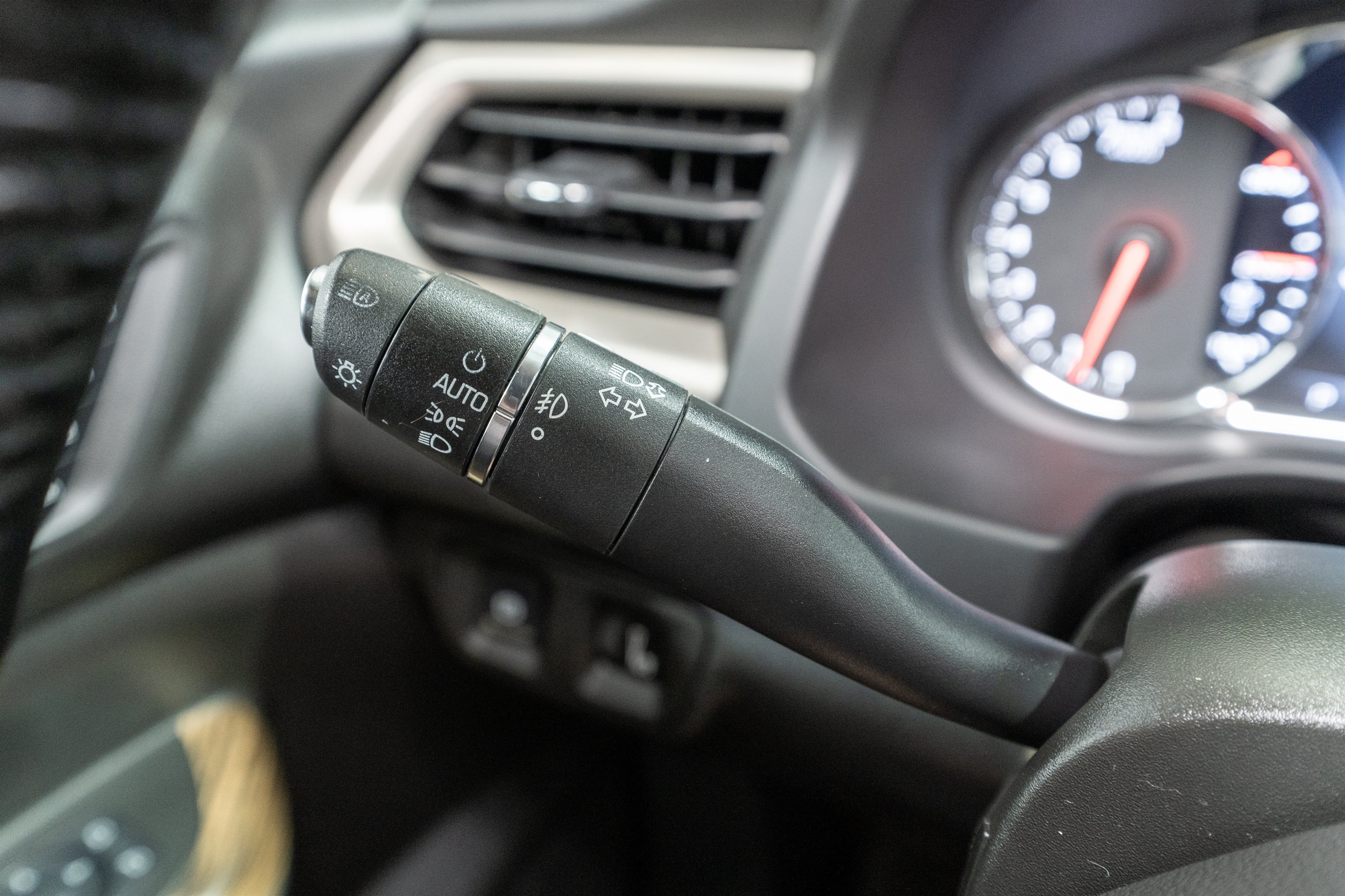 Used 2017 GMC Acadia Denali w/ Technology Package FWD image 30