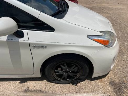 Used 2015 Toyota Prius Four FWD image 9