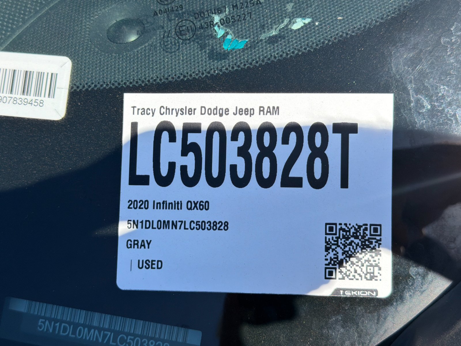 Used 2020 INFINITI QX60 Luxe w/ Sensory Package FWD image 3