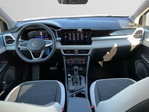 New 2025 Volkswagen Taos SE image 10