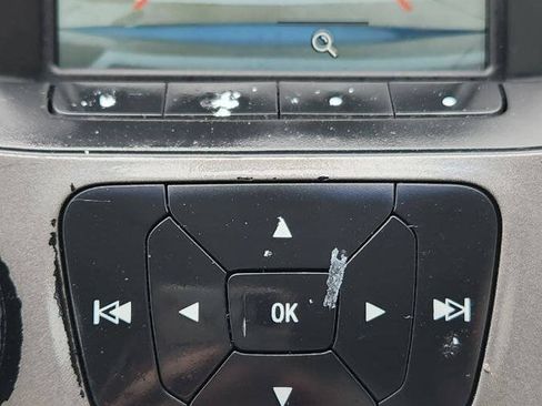Used 2018 Ford Taurus SE FWD image 14
