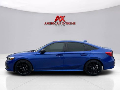 Used 2023 Honda Civic Sport image 2